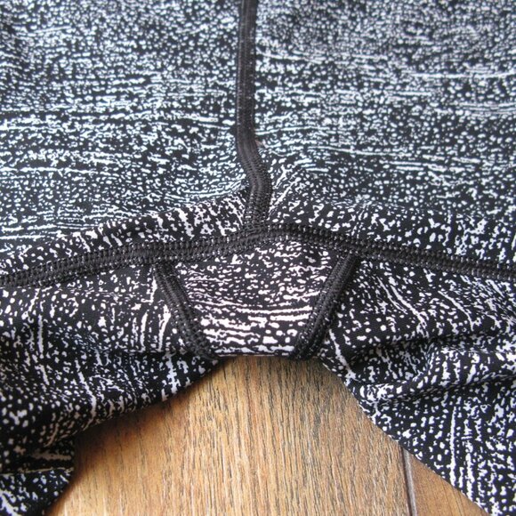 Lululemon High Rise Pace Perfect Tight size 10 *EUC - Picture 7 of 12